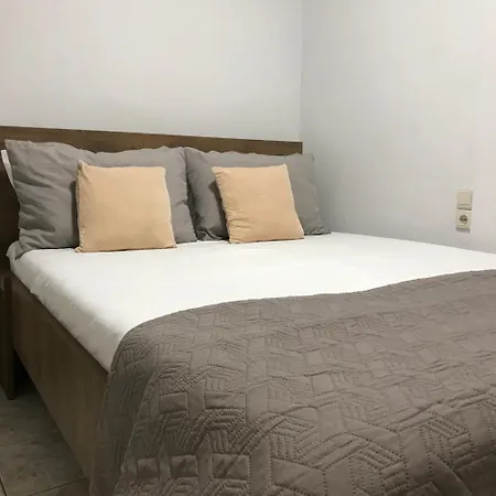 Avli House דירה