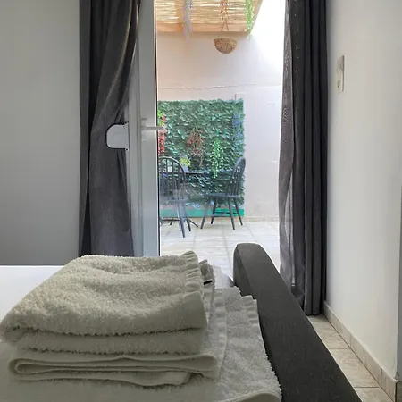 아파트 Avli House 이라클리온